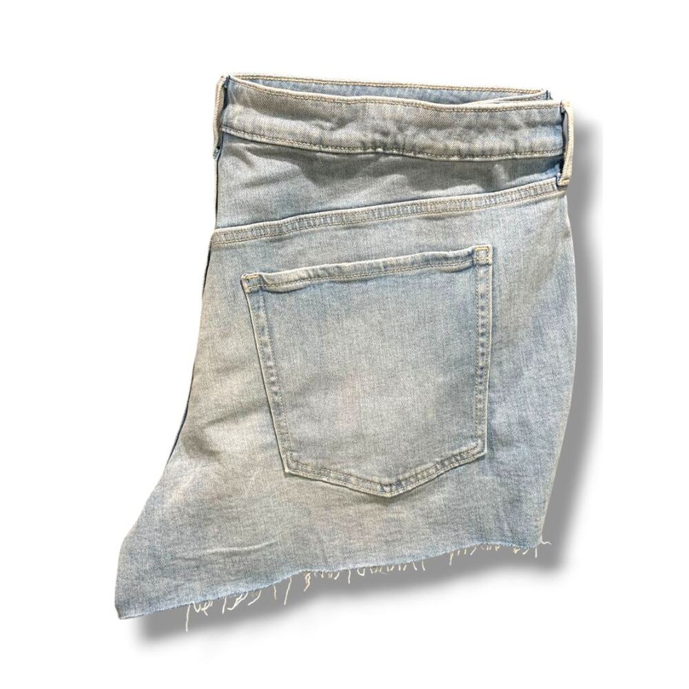 Size 24 Old Navy Plus Size Womens New Light Wash Jean Shorts High-Rise O.G.